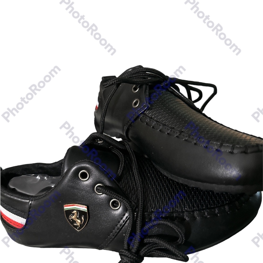 NWOT black Ferrari Italian moccasins brand new with no box size 39 nice